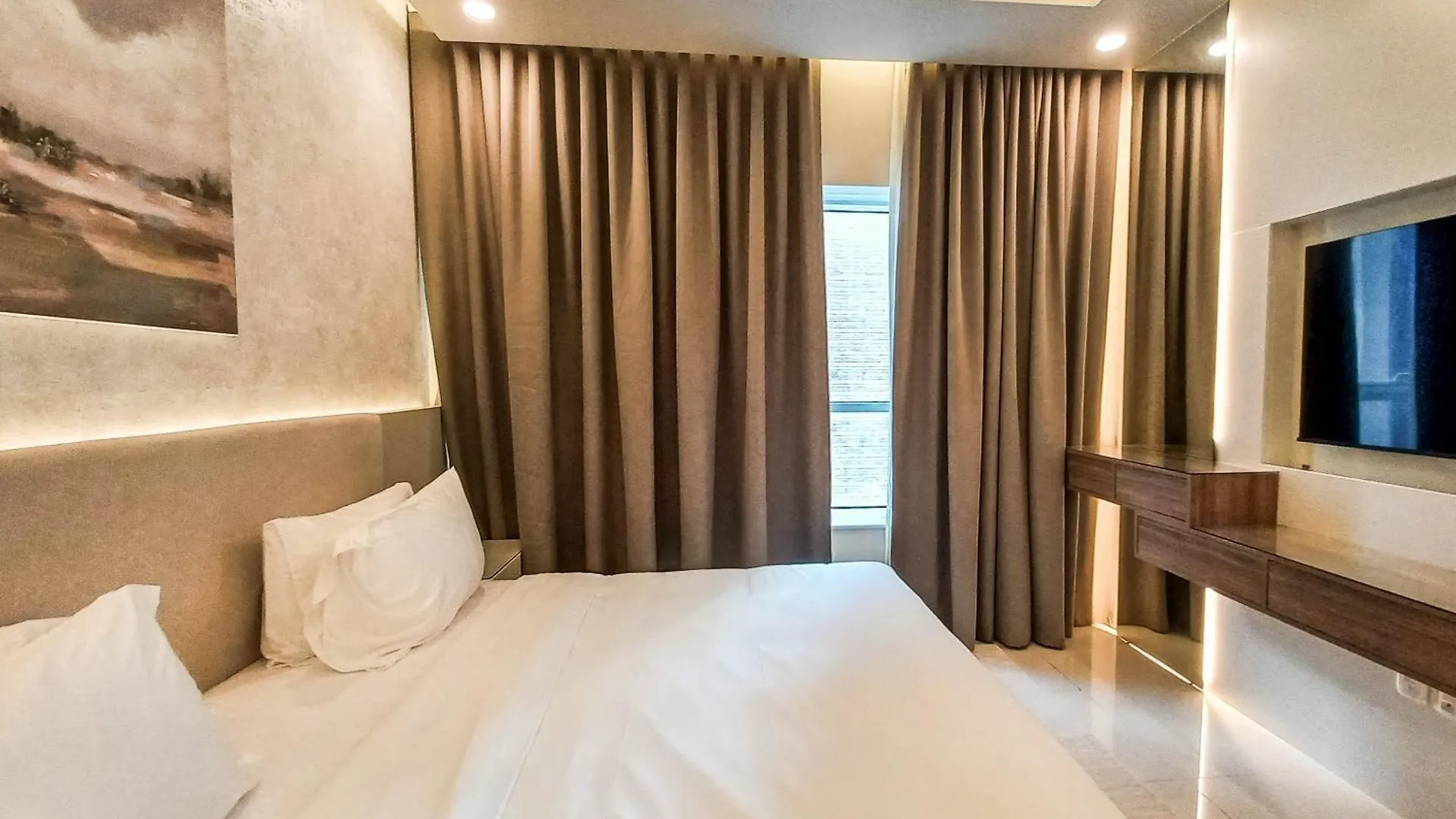 Royal Home Abu Dhabi 0*,  United Arab Emirates